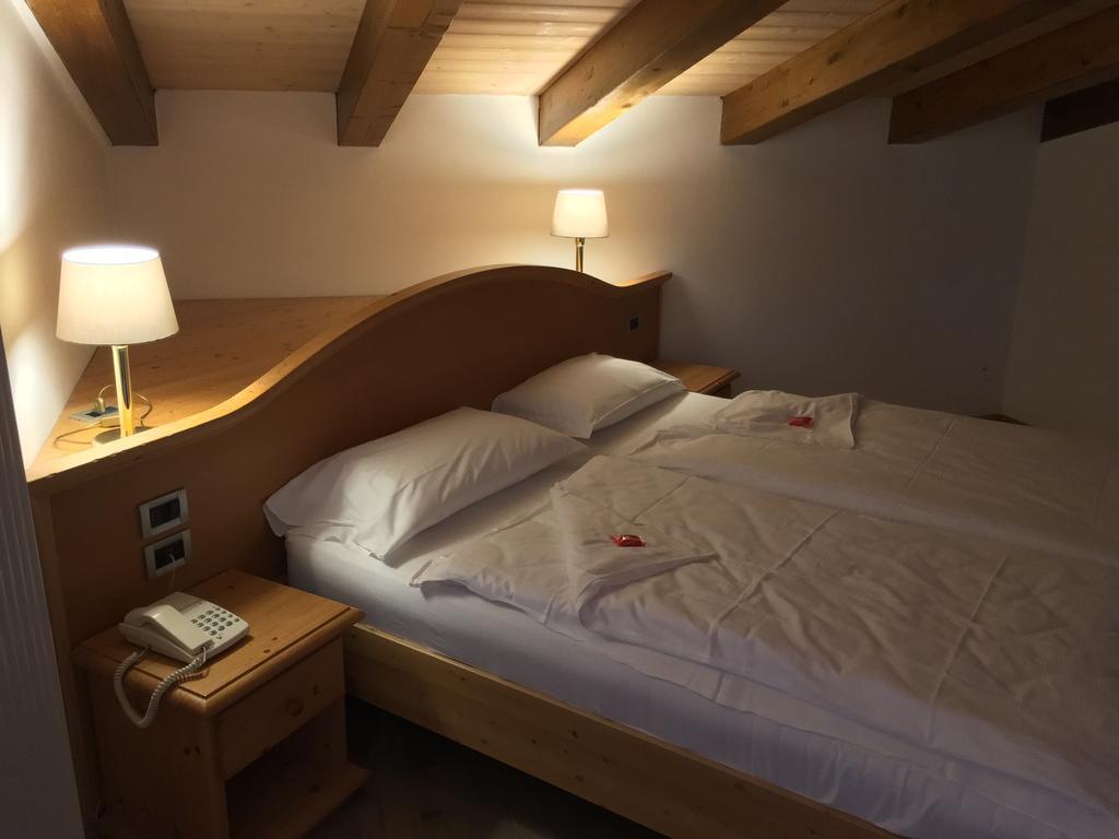 I Tre Magli Hotel Dimaro Kültér fotó